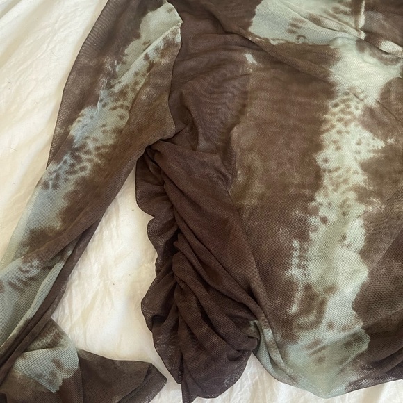 Brown and Creamy Tie-Dye Top - Picture 2 of 4